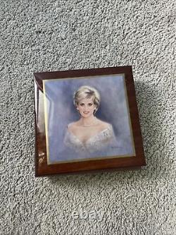 Brenda Burke Wood Works Made By Art Decor Italy Princess Diana Music Box