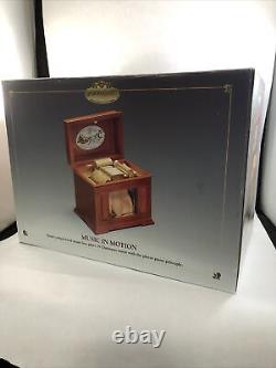 Gold Label Music In Motion Hand Crafted Wood Music Box 15 Christmas Carols
