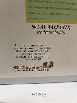 Th Mr Christmas Animated Music Box 5 gold label From 2000 Cherry Wood Excellent