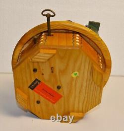VTG Anri Italy hand carved wood rotating music box Reuge Swiss Scarlett Ribbon