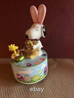 Vintage Peanuts Snoopy Happy Easter Wooden Music Box