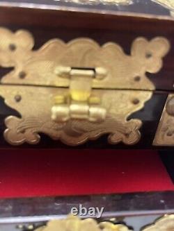 Vtg Chinese Red Brown Lacquered Handmade Wood Vanity Jewelry Music Box LOOK READ